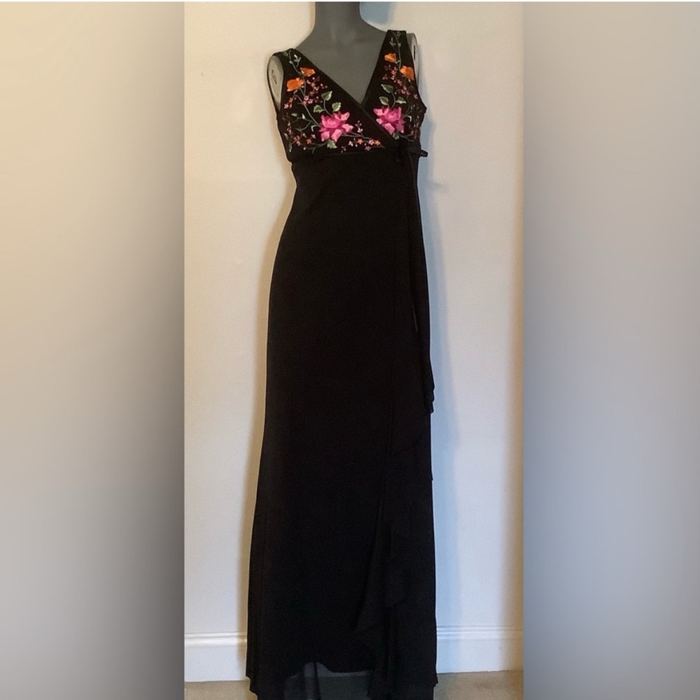 DUSK Black Floral Embroidered Empire Waist Ruffle Elegant Evening Dress Gown 8